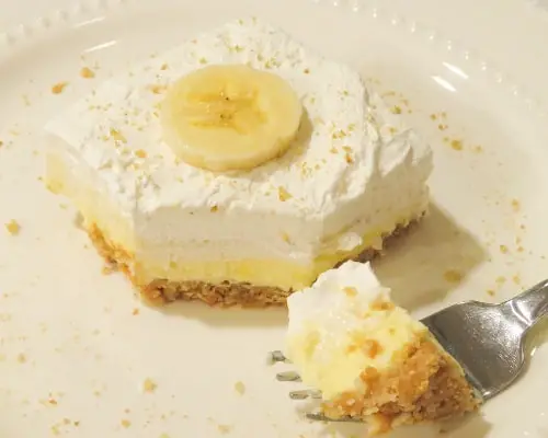 Banana pudding cheesecake bars